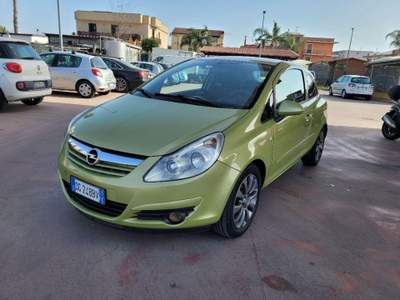 Opel Corsa 1.2 16V 3 porte Club Verde usata Quarto