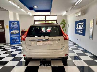 Volvo XC60 2.0 d3 Momentum 150cv geartronic Bianco usata Paola