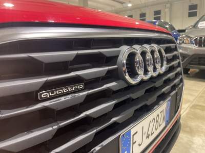 Audi Q2 2.0 TDI quattro S tronic Business Rosso usata Mazzano
