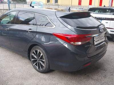 Hyundai i40 Wagon 1.7 CRDi 141 CV 7DCT Business DISABILI Grigio usata Urbino