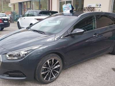 Hyundai i40 Wagon 1.7 CRDi 141 CV 7DCT Business DISABILI Grigio usata Urbino