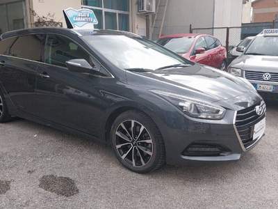 Hyundai i40 Wagon 1.7 CRDi 141 CV 7DCT Business DISABILI Grigio usata Urbino
