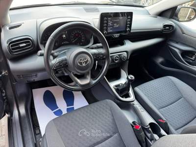 Toyota Yaris 1.0 5 porte Active - Neopatentati - Iva Esposta Grigio usata Sedriano