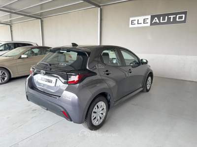 Toyota Yaris 1.0 5 porte Active - Neopatentati - Iva Esposta Grigio usata Sedriano