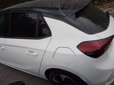 Opel Corsa-e 5 porte Design & Tech Bianco usata Savona
