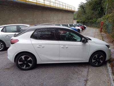 Opel Corsa-e 5 porte Design & Tech Bianco usata Savona