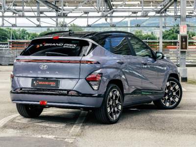 Hyundai Kona EV 64.8 KWh Exclusive Grigio usata Castenaso
