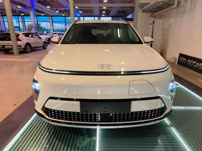 Hyundai Kona EV 64.8 KWh Exclusive + Pompa di Calore Bianco usata Reggio nell'Emilia