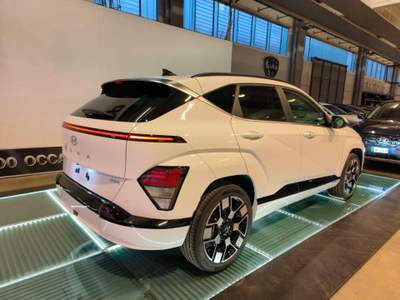 Hyundai Kona EV 64.8 KWh Exclusive + Pompa di Calore Bianco usata Reggio nell'Emilia
