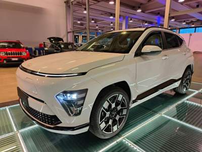 Hyundai Kona EV 64.8 KWh Exclusive + Pompa di Calore Bianco usata Reggio nell'Emilia