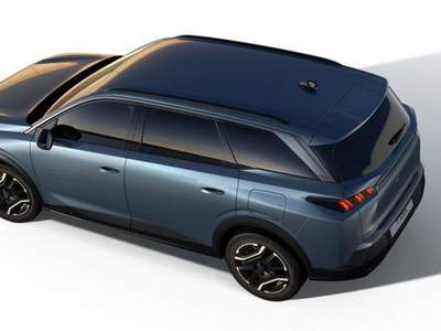 Peugeot 5008 motore elettrico 73kWh 210CV ALLURE+BSN+GT+GT EXCL Blu/Azzurro usata Fara Gera d'Adda