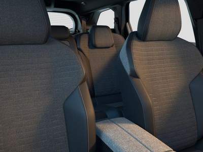 Peugeot 5008 motore elettrico 73kWh 210CV ALLURE+BSN+GT+GT EXCL Blu/Azzurro usata Fara Gera d'Adda