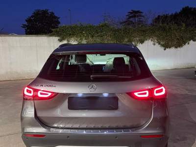 Mercedes-Benz GLA 200 d Automatic Business Grigio usata Lucugnano