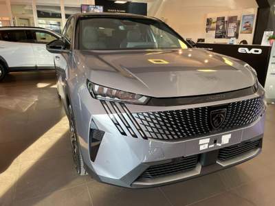 Peugeot 3008 Hybrid 136 e-DCS6 GT Grigio usata Concordia Sagittaria
