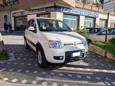 Fiat Panda 1.3 mjt 16V 4x4 75CV Bianco usata Zafferana Etnea