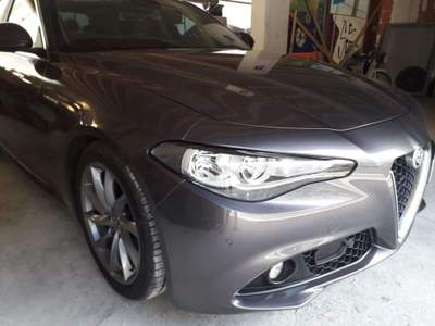 Alfa Romeo Giulia Giulia 2.2 t  Sport Launch Edition 180cv auto Grigio usata Firenze