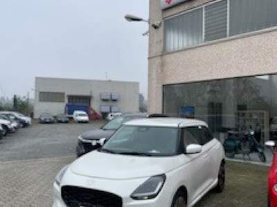 Suzuki Swift 1.2 Hybrid Top 2wd NUOVO DA IMMATRICOLARE Arancione usata Casteggio