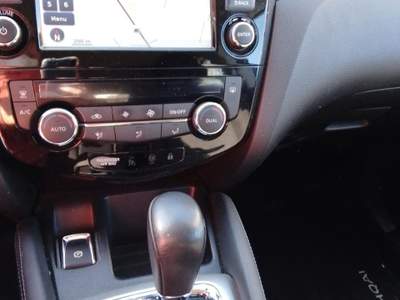 Nissan Qashqai 1.6 dCi X-Tronic 2WD Rosso usata Modica