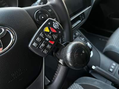 Toyota Auris ADATTAMENTI DISABILI 1.8 IBRIDA SI A NEOPATENTATI Grigio usata Zugliano