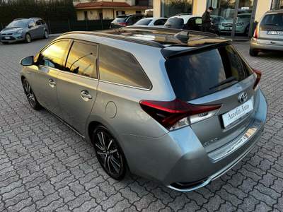 Toyota Auris ADATTAMENTI DISABILI 1.8 IBRIDA SI A NEOPATENTATI Grigio usata Zugliano