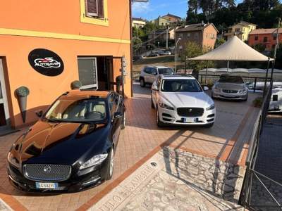 Jaguar F-Pace 2.0 D 180 CV AWD aut. Portfolio MY 2019 Bianco usata Acquasparta