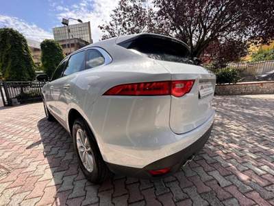Jaguar F-Pace 2.0 D 180 CV AWD aut. Portfolio MY 2019 Bianco usata Acquasparta
