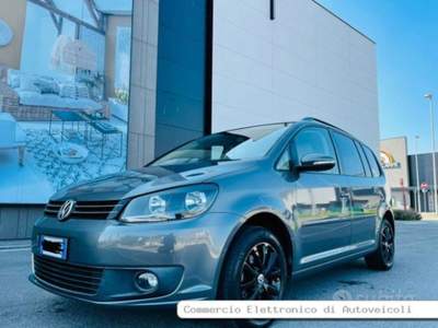 Volkswagen Touran 1.4 16V TSI 150CV Highline Ecofuel usata Sesto ed Uniti