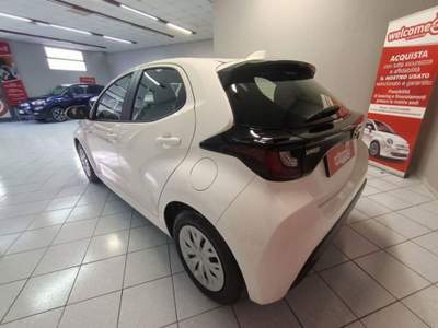 Toyota Yaris 1.5 hybrid Active Bianco usata Sassari