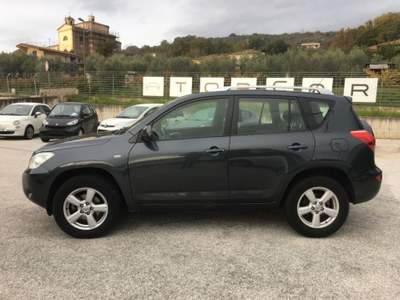 Toyota RAV4 Rav4 2.2 d-4d 136cv Dpf Grigio usata Sora