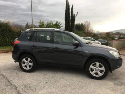 Toyota RAV4 Rav4 2.2 d-4d 136cv Dpf Grigio usata Sora