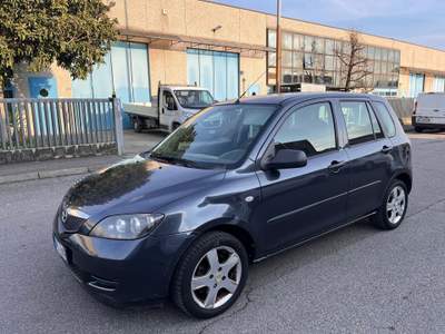 Mazda 2 NEOPATENTATI Nero usata Verdello