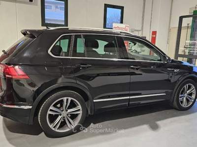 Volkswagen Tiguan 2.0 tdi Advanced R-Line Exterior Pack 150cv dsg Nero usata Sassari