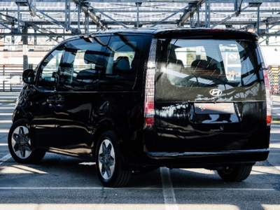 Hyundai Staria 1.6 HEV AT 2WD 9 posti Wagon Grigio usata Castenaso