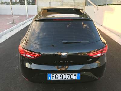 Seat Leon Tettuccio apribile, tenuta perfettamente Nero usata Caserta