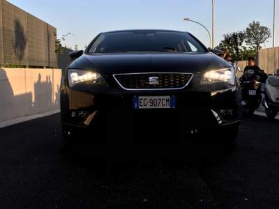 Seat Leon Tettuccio apribile, tenuta perfettamente Nero usata Caserta