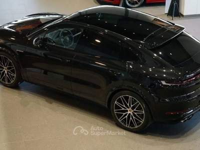 Porsche Cayenne Coupe E-Hybrid-Matrix-SportDesign-Tetto-PASM Nero usata Verucchio