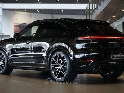Porsche Cayenne Coupe E-Hybrid-Matrix-SportDesign-Tetto-PASM Nero usata Verucchio