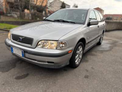 Volvo V40 1.6 BENZINA UNICO PROPRIETARIO Argento usata Rivoli