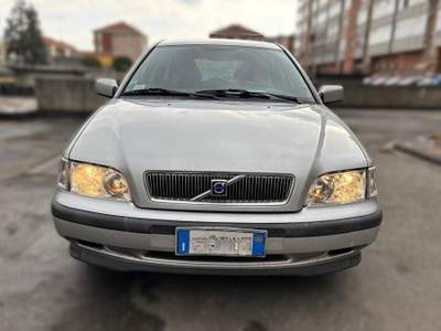 Volvo V40 1.6 BENZINA UNICO PROPRIETARIO Argento usata Rivoli