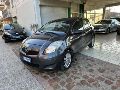 Toyota Yaris TOYOTA YARIS 1.4 D-4D (12 RATE) Grigio usata LUGO