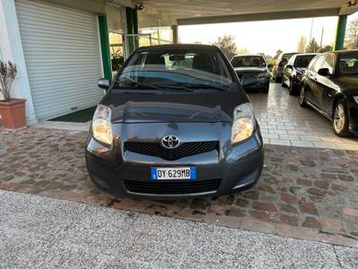Toyota Yaris TOYOTA YARIS 1.4 D-4D (12 RATE) Grigio usata LUGO