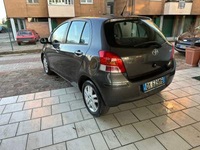 Toyota Yaris TOYOTA YARIS 1.4 D-4D (12 RATE) Grigio usata LUGO