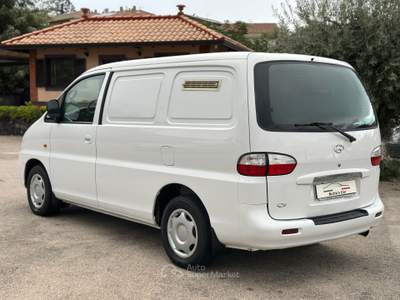 Hyundai H-1 H-1 2.5 crdi p.c. Style 3p.ti Bianco usata SAN GREGORIO DI CATANIA