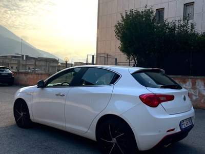 Alfa Romeo Giulietta Alfa Romeo Giulietta 1.6 JTDm 120cv Diesel  Bianco usata Olevano sul Tusciano