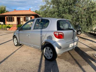 Toyota Yaris Yaris 5p 1.0 Sol Argento usata SAN GREGORIO DI CATANIA