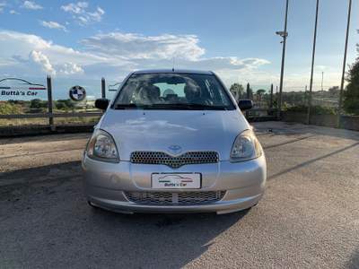 Toyota Yaris Yaris 5p 1.0 Sol Argento usata SAN GREGORIO DI CATANIA