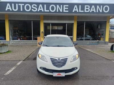 Lancia Ypsilon 0.9 TwinAir 85 CV 5 porte S&S DFN Platinum Bianco usata ALBANO SANT'ALESSANDRO