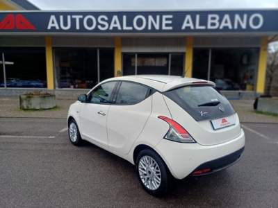 Lancia Ypsilon 0.9 TwinAir 85 CV 5 porte S&S DFN Platinum Bianco usata ALBANO SANT'ALESSANDRO