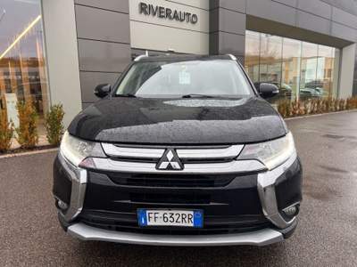 Mitsubishi Outlander 2.2 DI-D 2WD Insport 7p. Nero usata Scarperia e San Piero