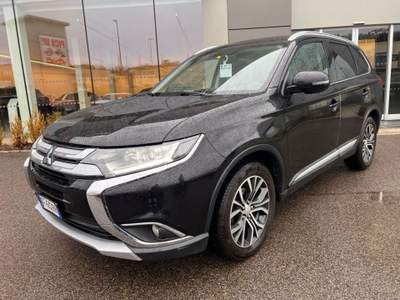 Mitsubishi Outlander 2.2 DI-D 2WD Insport 7p. Nero usata Scarperia e San Piero